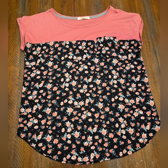 Rewind Tops - 🎈2/$15 Floral Pink and Black Women's Top XL